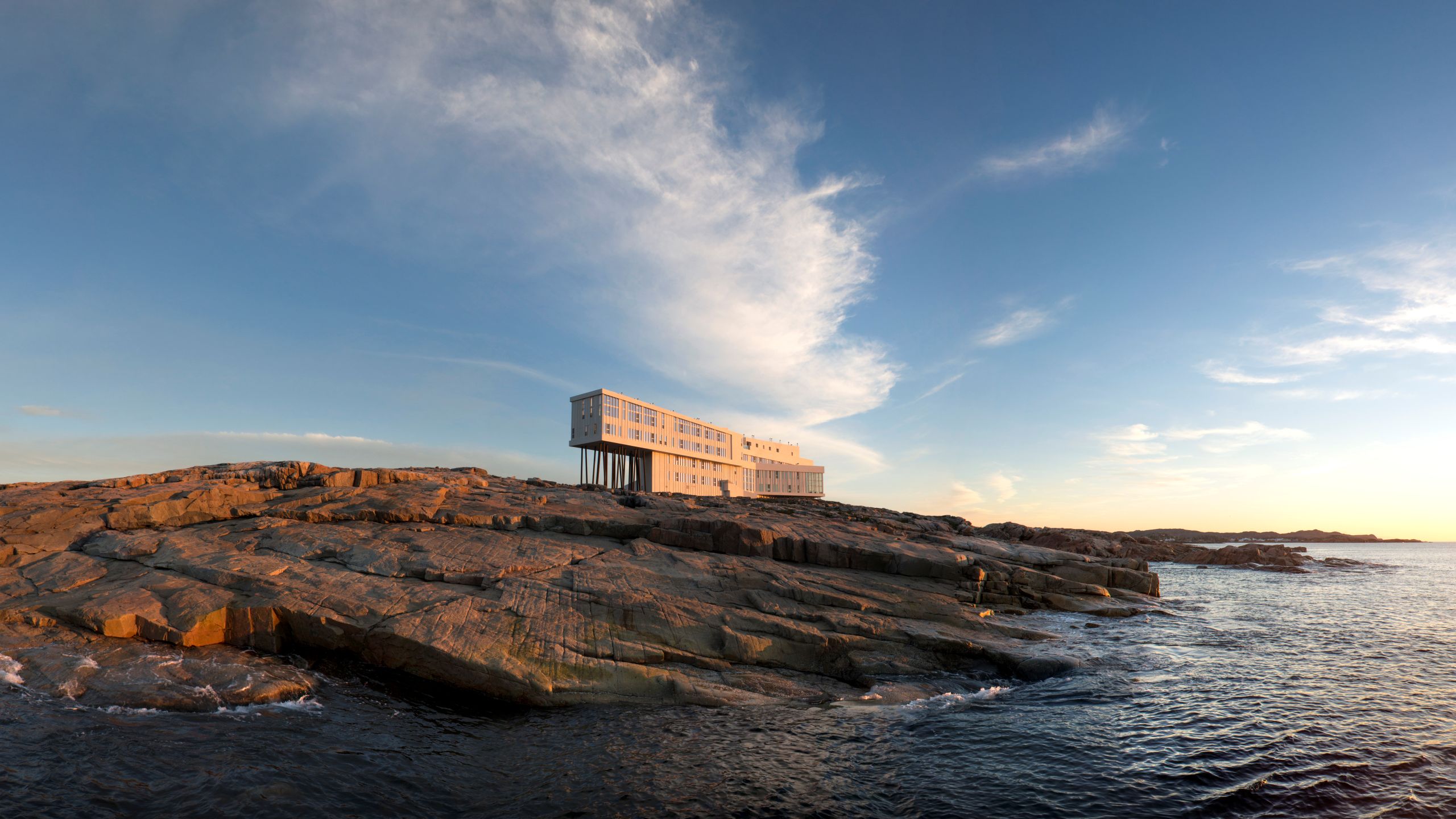 2_FogoIsland_Architecture_8775b